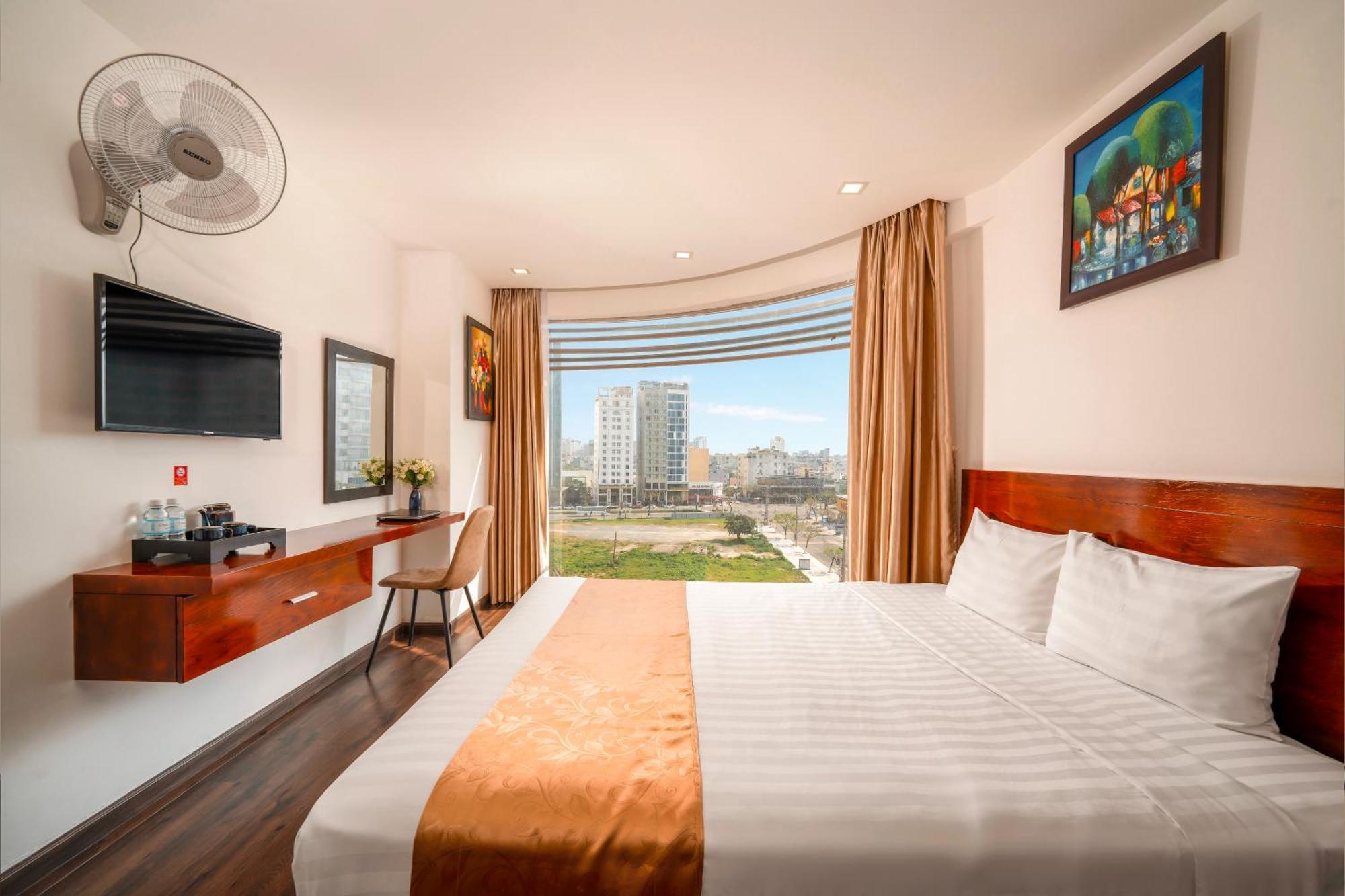 Waikiki Beach Hotel Da Nang Exterior photo