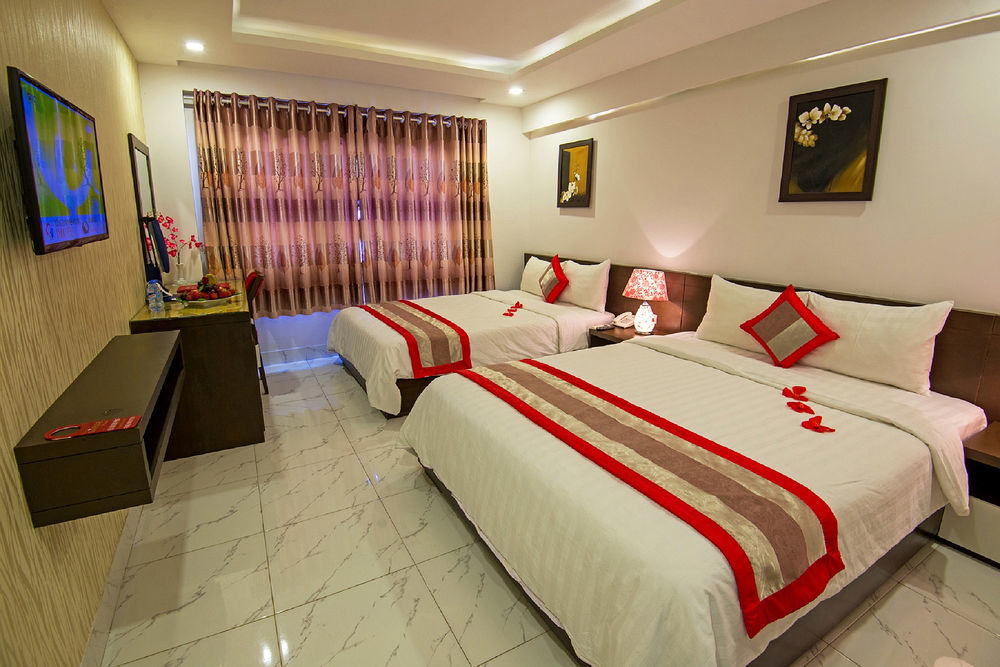 Waikiki Beach Hotel Da Nang Exterior photo