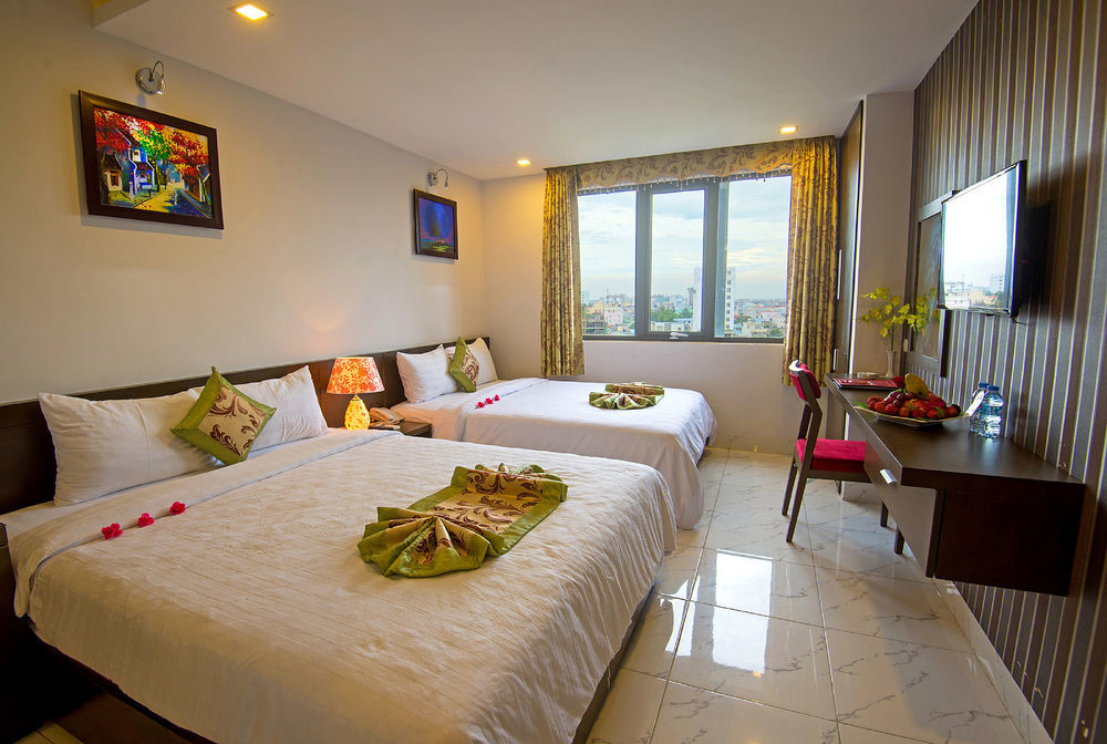 Waikiki Beach Hotel Da Nang Exterior photo